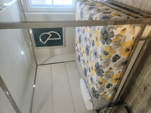 Shrewsbury King Suite | 100in TV + Shower 12 Dwell