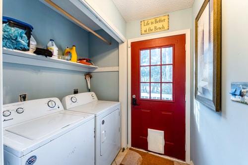 Charming 3-Bed Beach House with bathtub & BBQ 25 Dwell