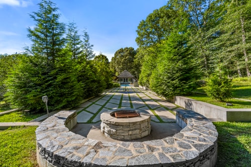 Charlestown Retreat | 2 Pools & Fire Pits 45 Dwell