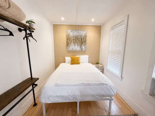 Renovated Detroit 4BR Home | Sleeps 9 15 Dwell