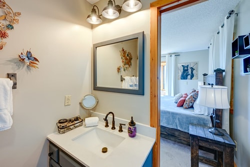 Mountain View Retreat | Fireplace + EV 28 Dwell