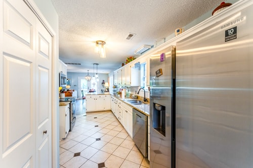 Charming 3-Bed Beach House with bathtub & BBQ 7 Dwell