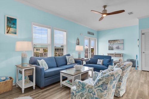Canalfront Marathon Escape w/ Pool & Dock 2 Dwell