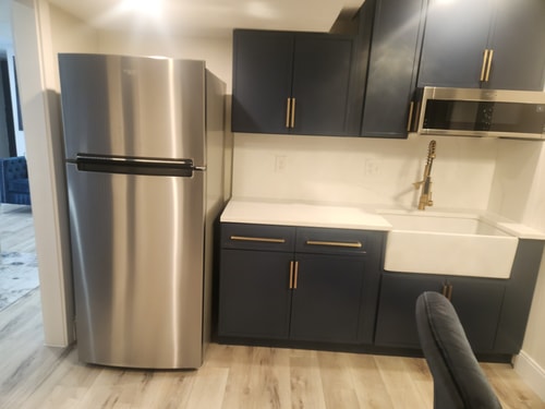 Shrewsbury King Suite | 100in TV + Shower 4 Dwell