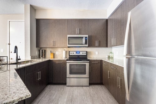 Spacious 3BR | Pool, Gym, Near Beach & Speedway 6 Dwell