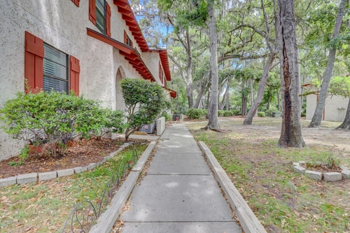 Hilton Head 2BR | Walk to Shops + Pool 26 Dwell