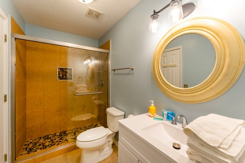 Charming 3-Bed Beach House with bathtub & BBQ 17 Dwell