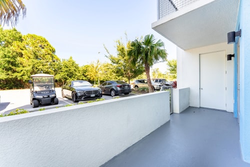 Spacious 3BR | Pool, Gym, Near Beach & Speedway 52 Dwell