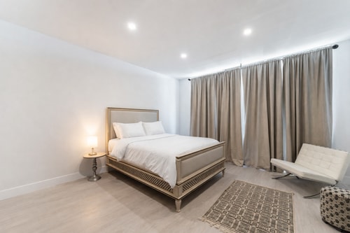 Seaside Penthouse with Pool & Direct Beach Access 27 Dwell