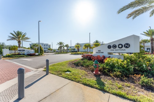 Daytona 2BR | Pool + Free Parking, Pets 32 Dwell