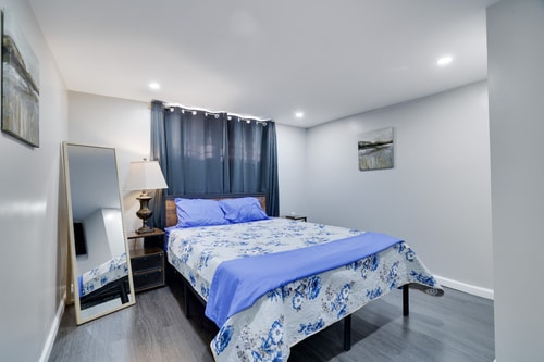 4BR Newark Stay w/ Parking And Fast Wi-Fi 0 Dwell