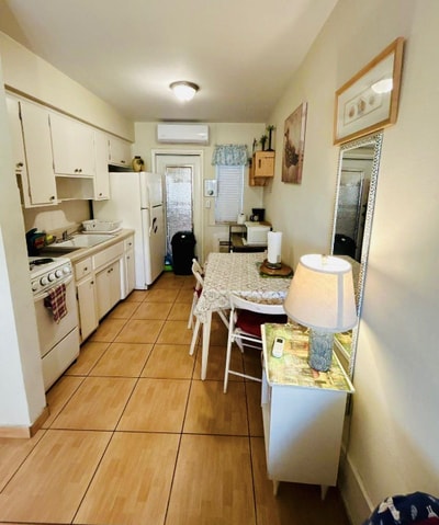 Modern 1BR Hollywood Studio - Enjoy Garden & BBQ Dwell