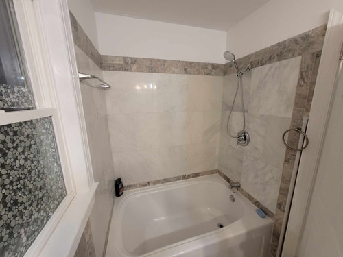 Newport News 4BR | Saltwater Pool & View 13 Dwell