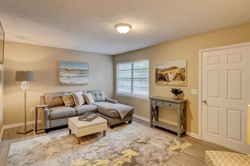 Sea Turtle Mkt 2BR | Pool, Hilton Head 2 Dwell