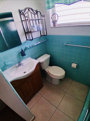 Charming 1BR Hollywood Studio with Garden and BBQ 6 Dwell