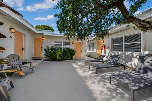 Beachside 1BR w/ Parking in Hollywood 28 Dwell