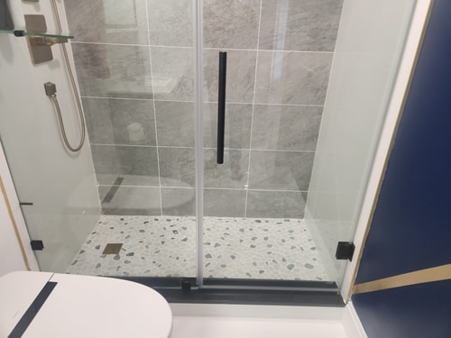 Shrewsbury King Suite | 100in TV + Shower 15 Dwell
