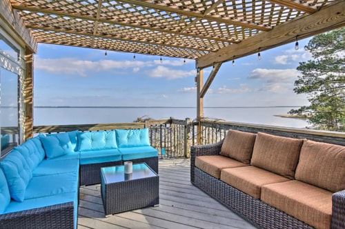 Smithfield Riverfront | Private Beach + Dock 21 Dwell