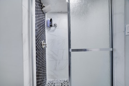 2BR Apt Near EWR & NYC • Workspace + Parking 19 Dwell