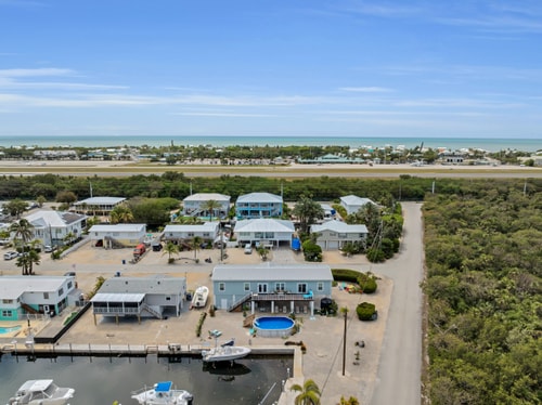 Canalfront Marathon Escape w/ Pool & Dock 18 Dwell