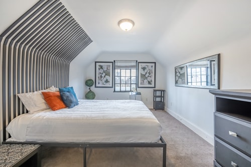 Stylish Detroit Stay | Close to City Highlights 15 Dwell