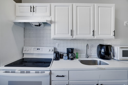 2BR Apt Near EWR & NYC • Workspace + Parking 6 Dwell