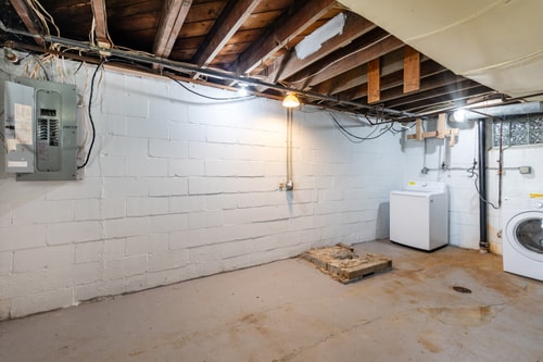 Quiet Pittsburgh 3BR | Parking, AC + Pets 20 Dwell