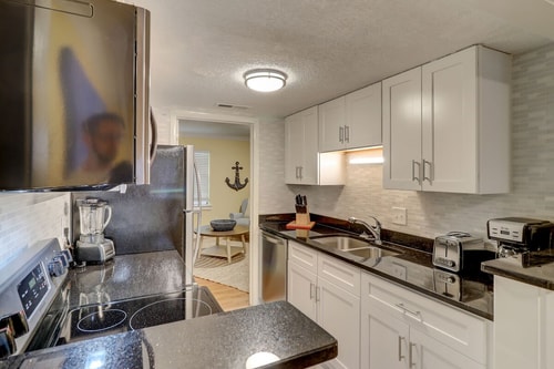 Hilton Head 2BR Townhome | Pool + Beaches 3 Dwell