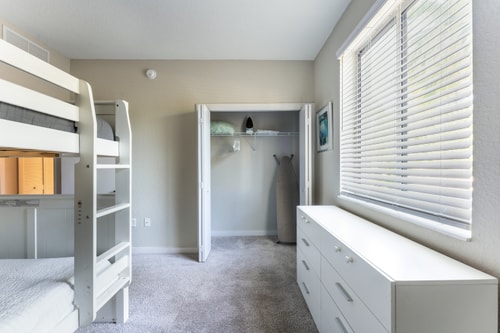 Spacious 3BR | Pool, Gym, Near Beach & Speedway 24 Dwell