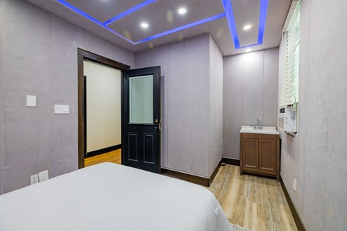 Bright & Airy Home w/Stylish, Contemporary Touches 5 Dwell