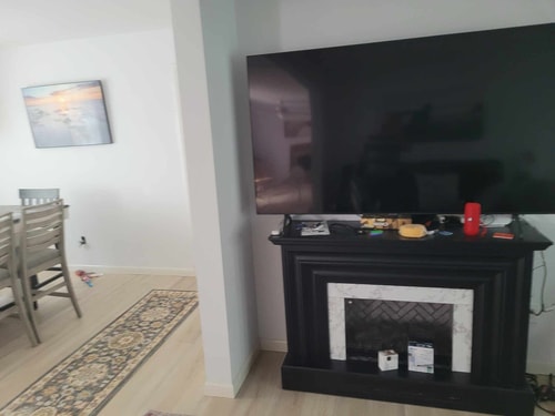 Newport News 4BR | Saltwater Pool & View 15 Dwell