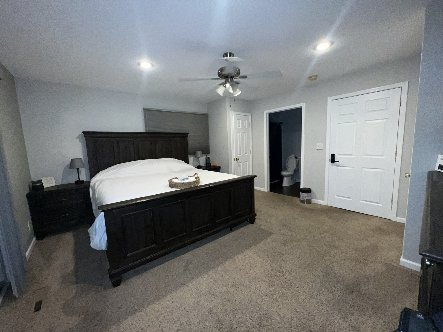 Private En-Suite w/ Kitchenette| Toledo Dwell