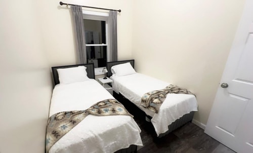 3BR Elizabeth Apt – Waterfront, Near NYC & Airport 4 Dwell