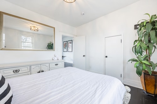 Stylish Detroit Stay | Close to City Highlights 17 Dwell