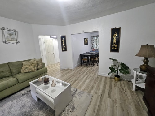 Brickell 2BR Retreat • Patio • Pets OK 39 Dwell