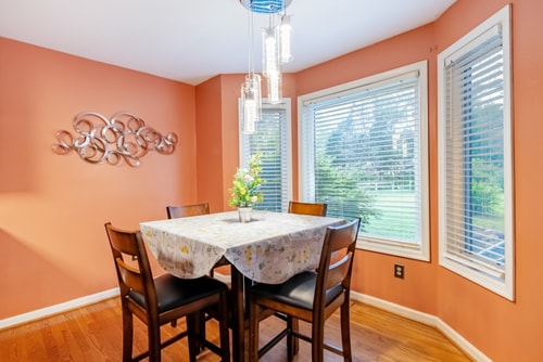 VA Riverfront 4BR | Dock + Kayaks + Games 12 Dwell