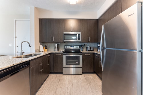 Daytona 2BR | Pool + Free Parking, Pets 12 Dwell