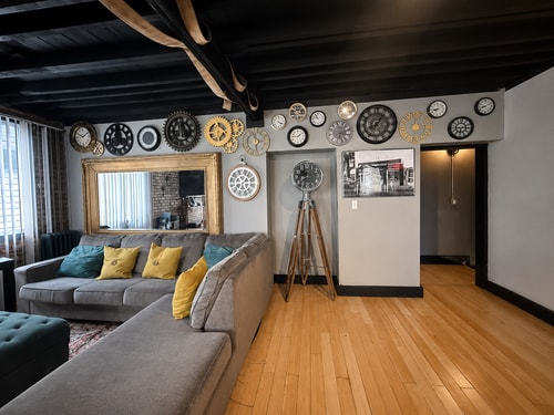 Renovated Detroit 4BR Home | Sleeps 9 1 Dwell