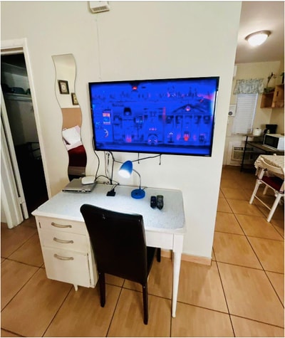 Modern 1BR Hollywood Studio - Enjoy Garden & BBQ 2 Dwell