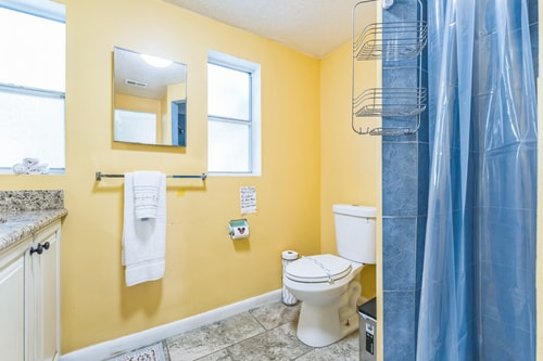 Orlando 3BR | Hot Tub + Parking + Pets 11 Dwell