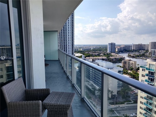 Ocean View Apt on the Beach 2 Bedroom 2 Bath. 19 Dwell