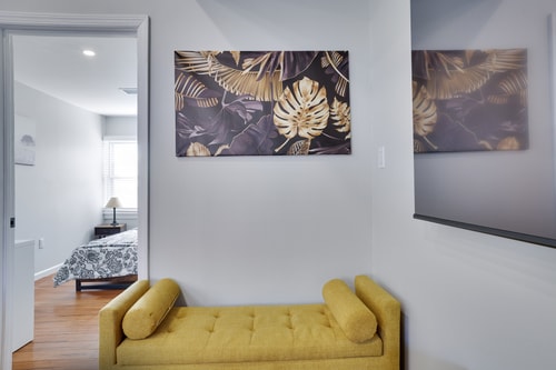 2BR Apt Near EWR & NYC • Workspace + Parking 3 Dwell