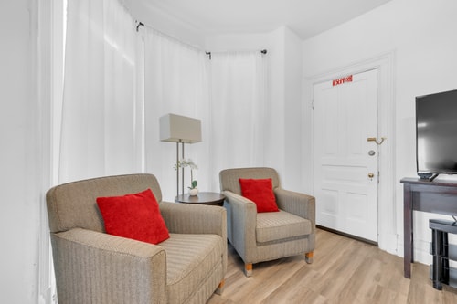 Detroit 3BR in Mexicantown | Sleeps 7 + WiFi 2 Dwell