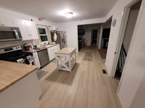 Newport News 4BR | Saltwater Pool & View 32 Dwell