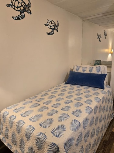 Lakefront 3BR Retreat w/ Shared Dock Dwell