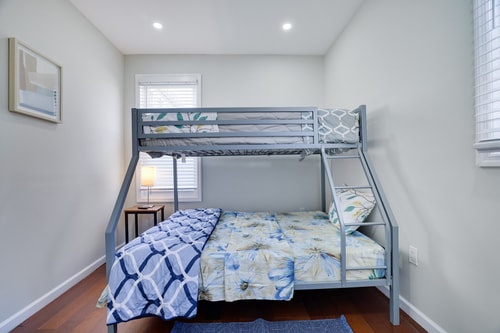 Spacious 4BR Newark Home – Family & Comfort 18 Dwell