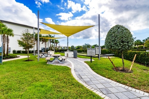 Modern 1BR Condo Near Gulf Coast Town Center 27 Dwell