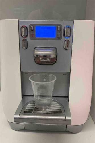 Beachfront 2BR/2BA Desing Suite on Tel-Aviv 20 Dwell