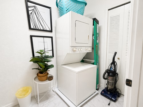 3BR Disney Getaway | Pool, Arcade & Tiki 38 Dwell