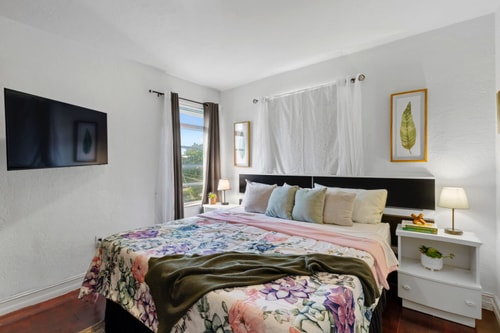 Miami Little Havana 2BR | Skyline Views + Yard 25 Dwell